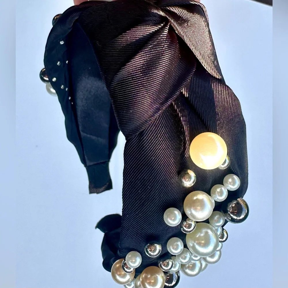 Elegant Black Pearl-Embellished Headband